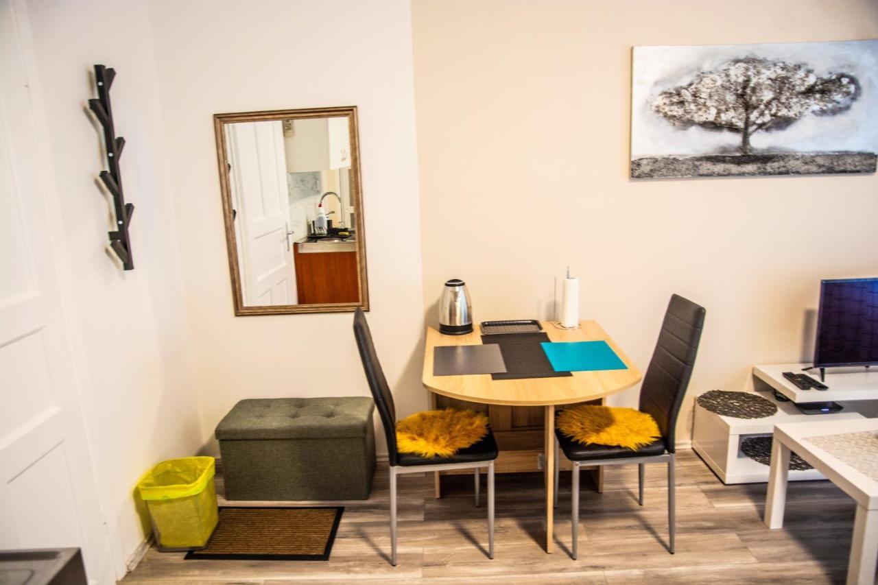 Apartment & Room Eni Zagreb Extérieur photo