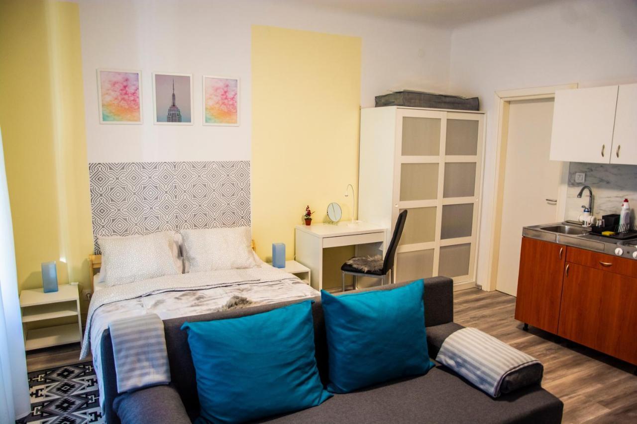 Apartment & Room Eni Zagreb Extérieur photo
